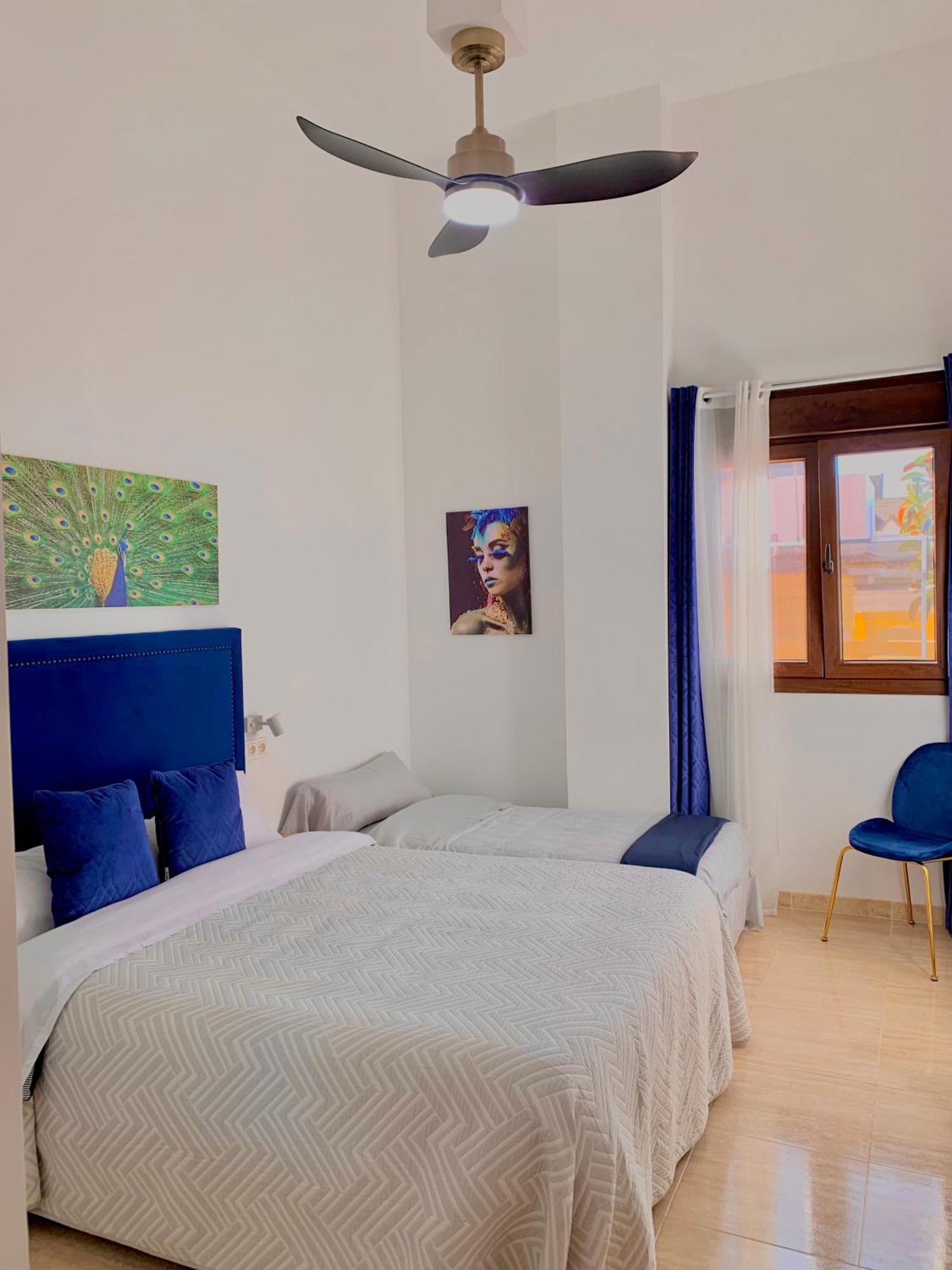 AMPLIA VIVIENDA NEW para12 pers a 4 min caminando de PLAYA con Terraza, Piscina Com, Wifi, Ventiladores de techo, Lavavajillas Roquetas de Mar Exterior foto