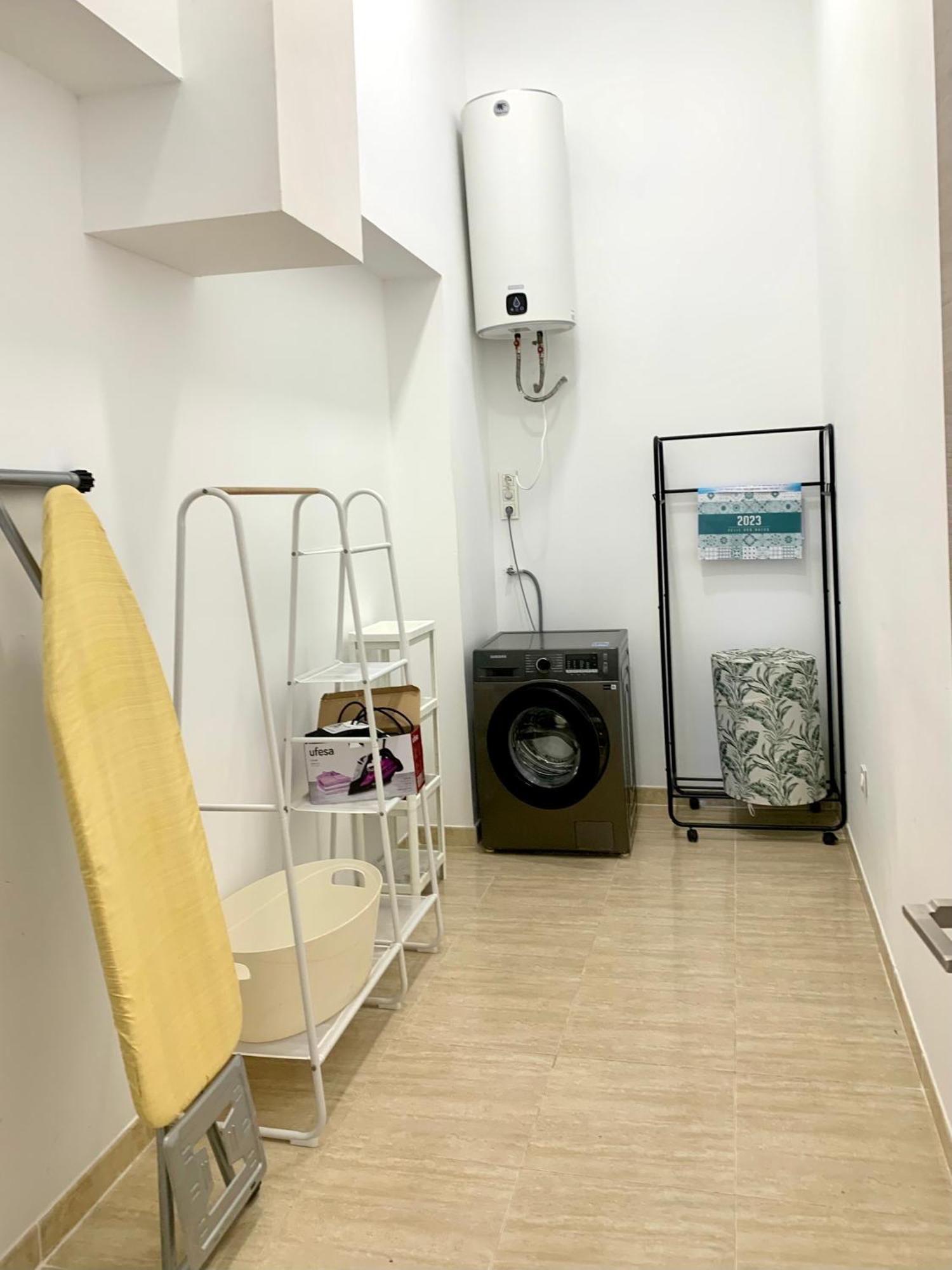 AMPLIA VIVIENDA NEW para12 pers a 4 min caminando de PLAYA con Terraza, Piscina Com, Wifi, Ventiladores de techo, Lavavajillas Roquetas de Mar Exterior foto